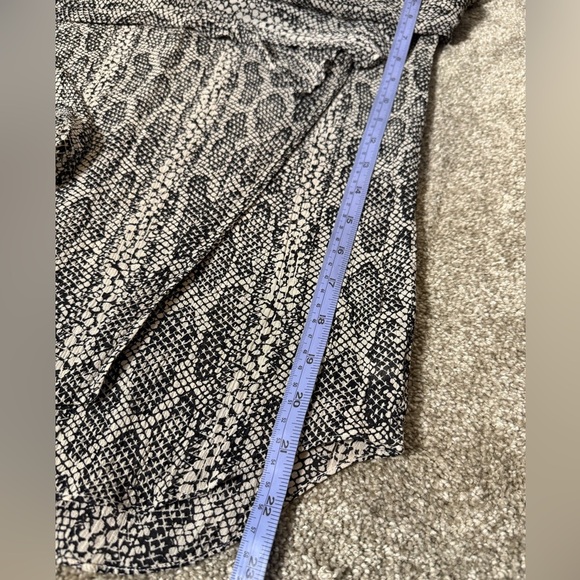 Theory Black White 100% Silk Long Sleeve Blouse | Size Petite - Picture 11 of 11